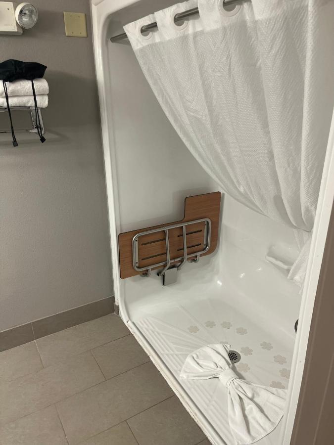 Country Inn & Suites By Radisson, Madison Southwest, Wi 피치버그 외부 사진
