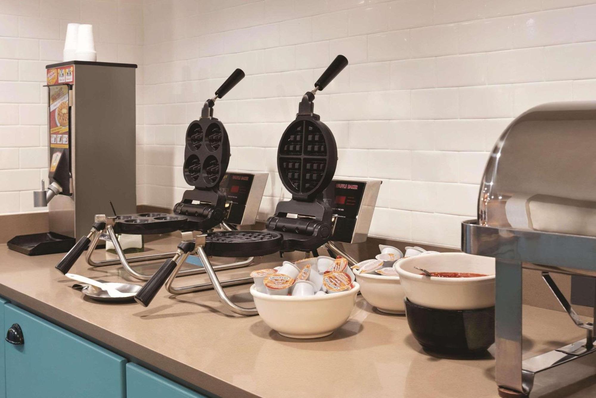 Country Inn & Suites By Radisson, Madison Southwest, Wi 피치버그 외부 사진
