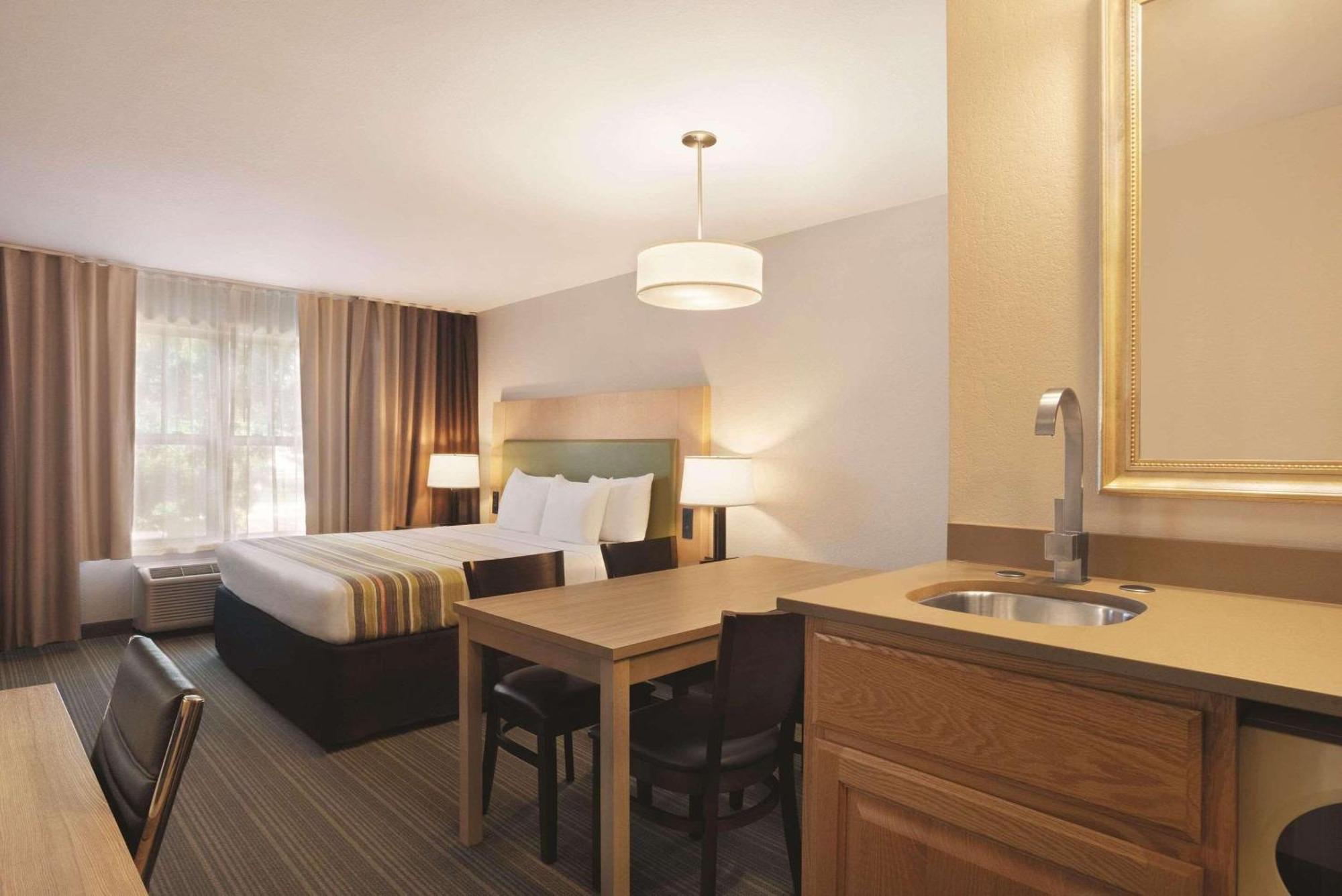 Country Inn & Suites By Radisson, Madison Southwest, Wi 피치버그 외부 사진