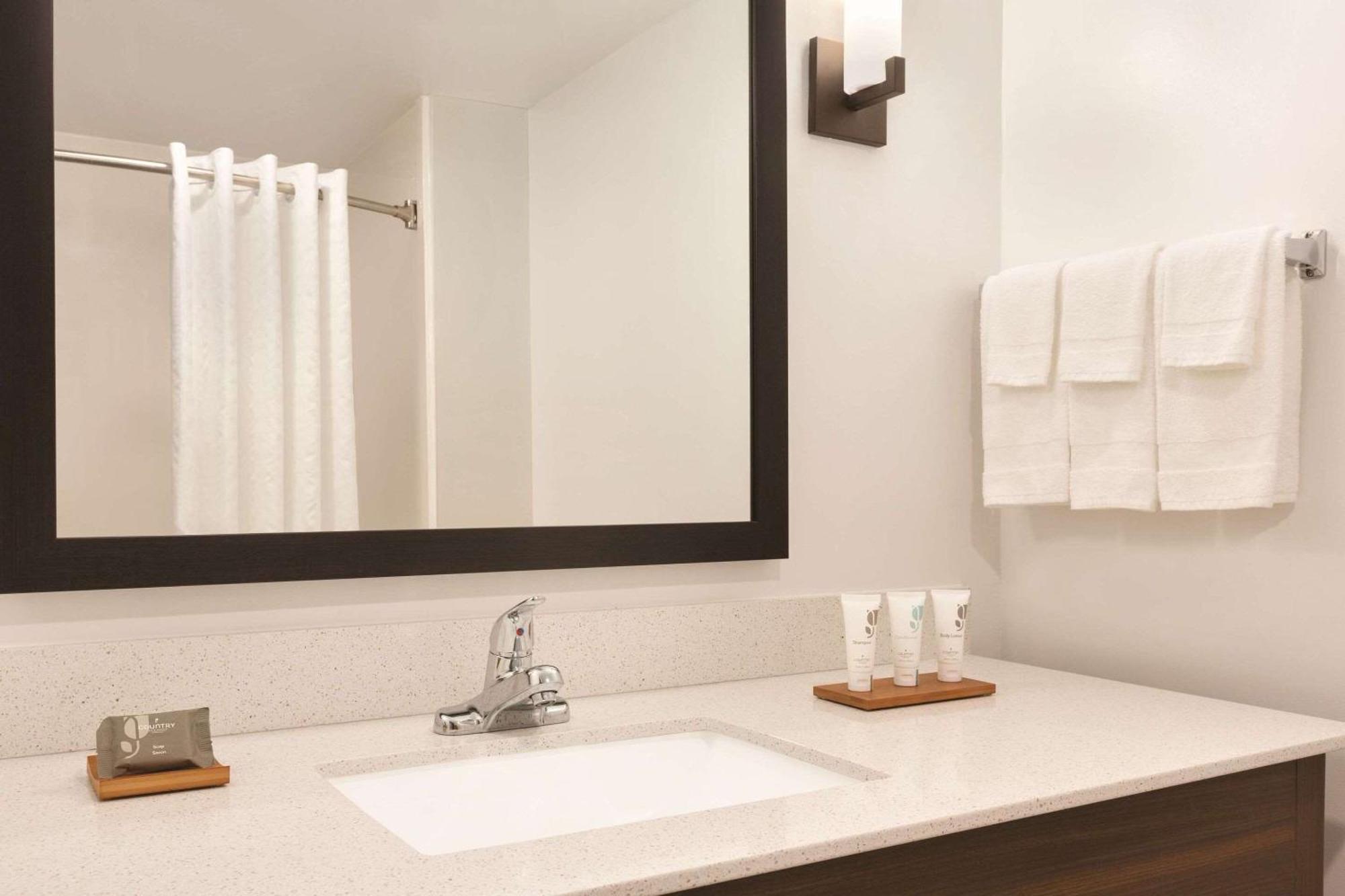 Country Inn & Suites By Radisson, Madison Southwest, Wi 피치버그 외부 사진