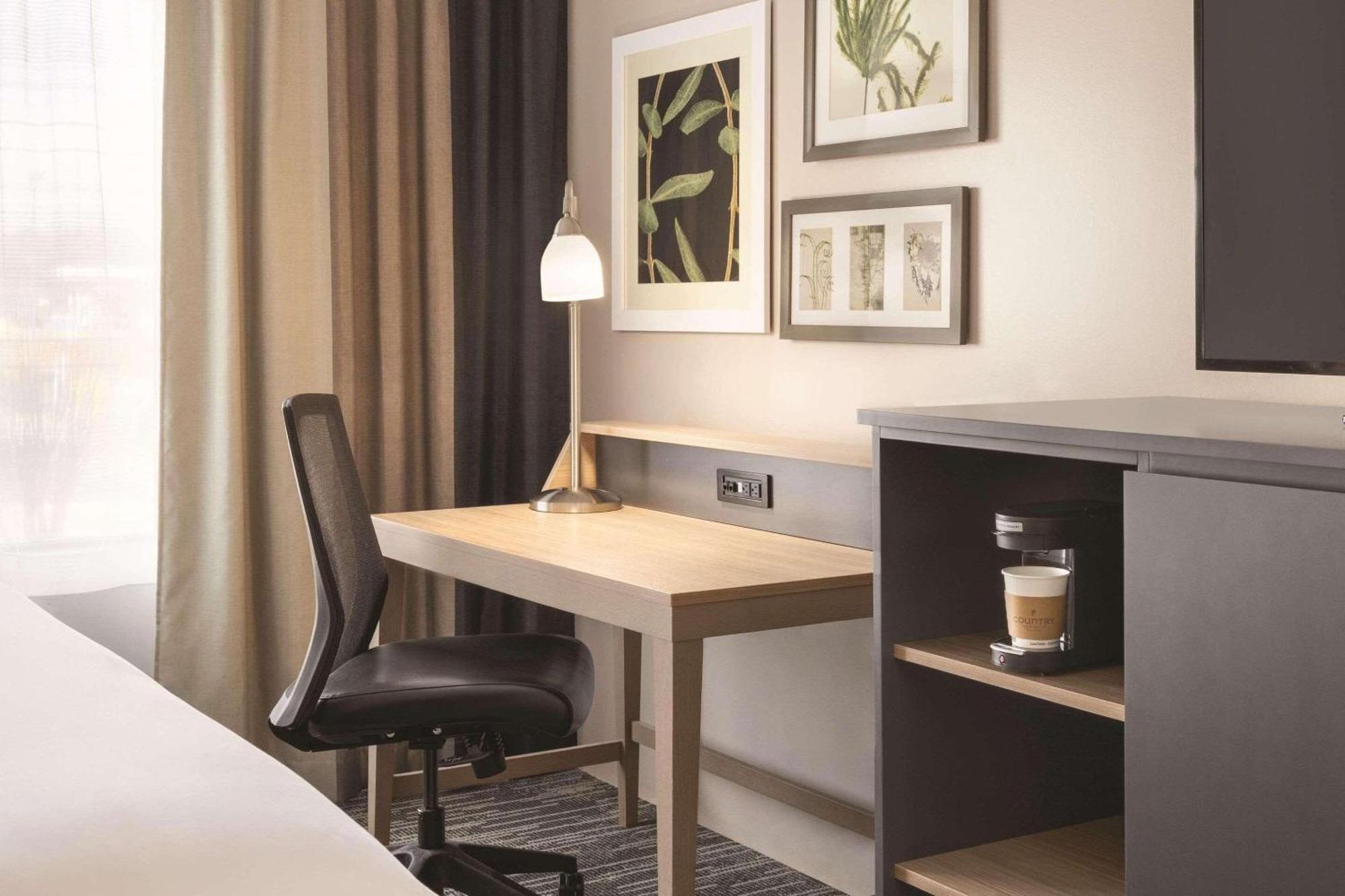 Country Inn & Suites By Radisson, Madison Southwest, Wi 피치버그 외부 사진