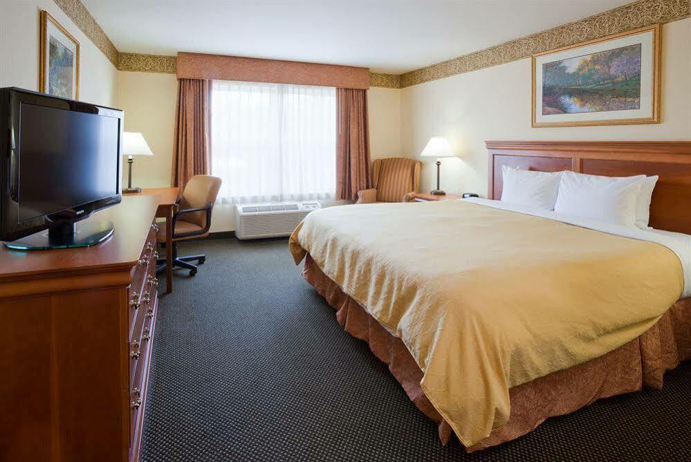 Country Inn & Suites By Radisson, Madison Southwest, Wi 피치버그 외부 사진